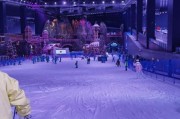 室内冰雪乐园怎么玩_室内滑雪场多少钱