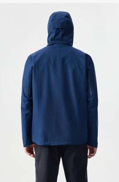 户外冲锋衣哪个牌子好_怎么选