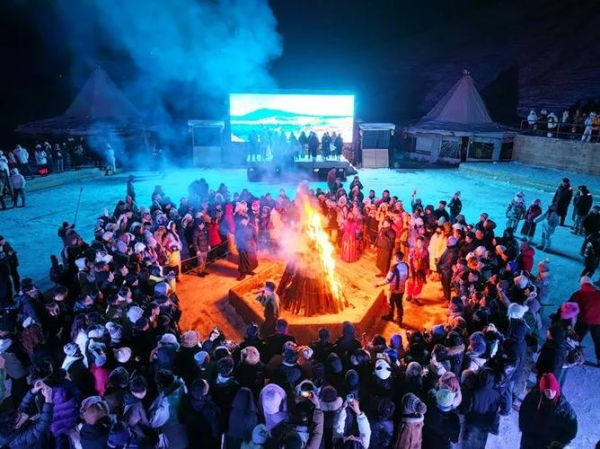 冰雪覆盖的篝火_如何点燃