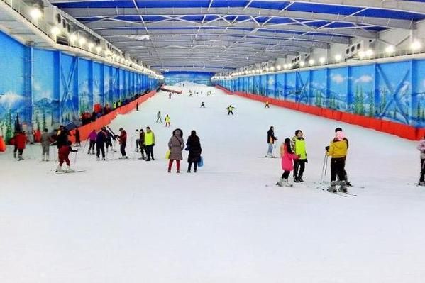 鹿泉西部长青冰雪小镇门票价格_鹿泉西部长青冰雪小镇好玩吗