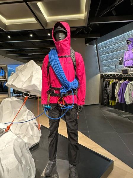 上海户外装备实体店在哪里买_上海户外装备实体店哪家好