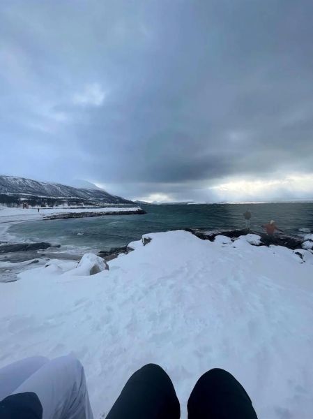 冰雪大海旅游攻略_冬天去大海看雪值得吗