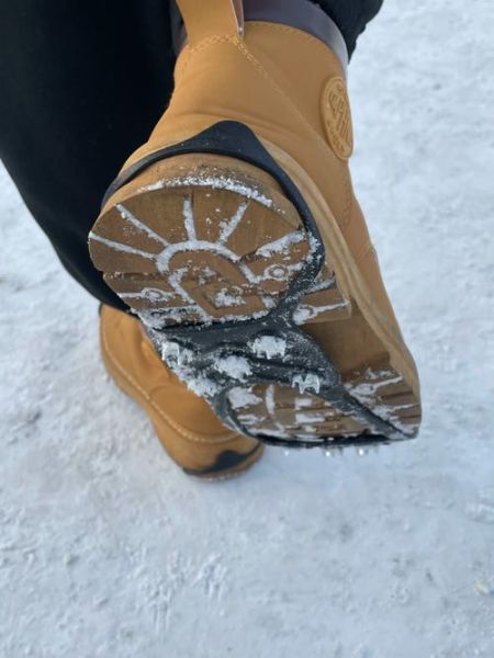 冰雪地怎么防滑_冰雪地穿什么鞋最安全