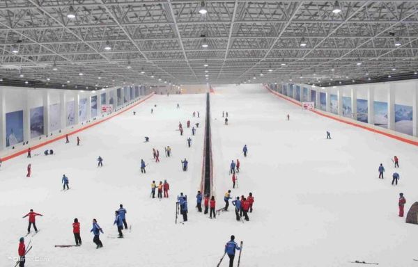 乔波冰雪世界住宿多少钱_住哪里最方便