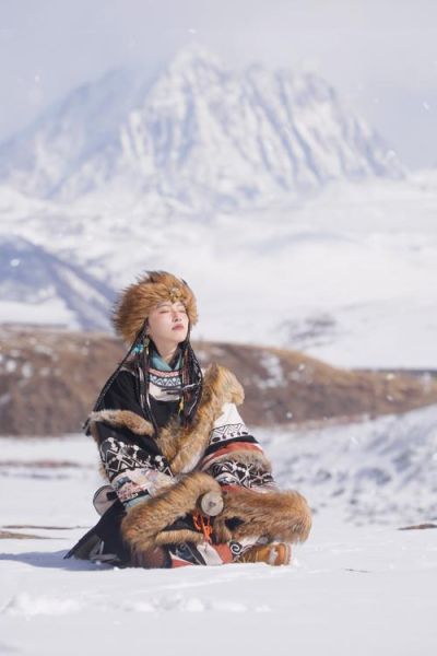 高原拍照穿什么颜色衣服好看_高原摄影注意事项