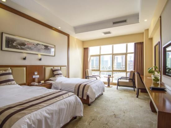 昌宏路高原明珠大酒店怎么走_高原明珠大酒店周边有什么