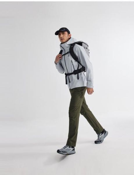 户外冲锋衣哪个牌子好_如何挑选高性价比户外装备