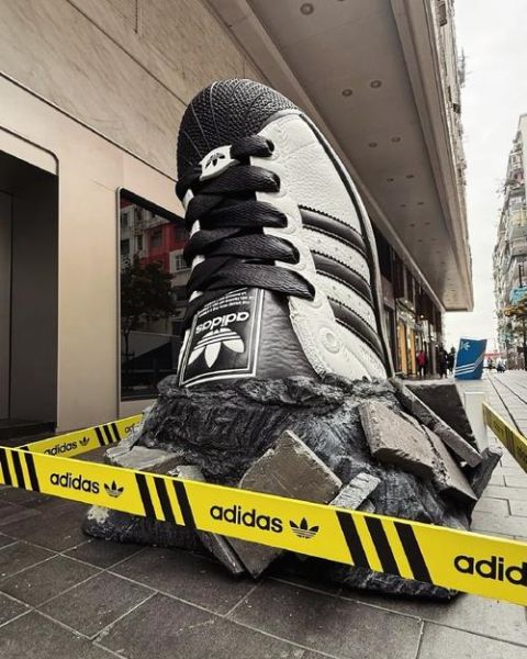 adidas户外广告在哪里_如何拍摄同款大片