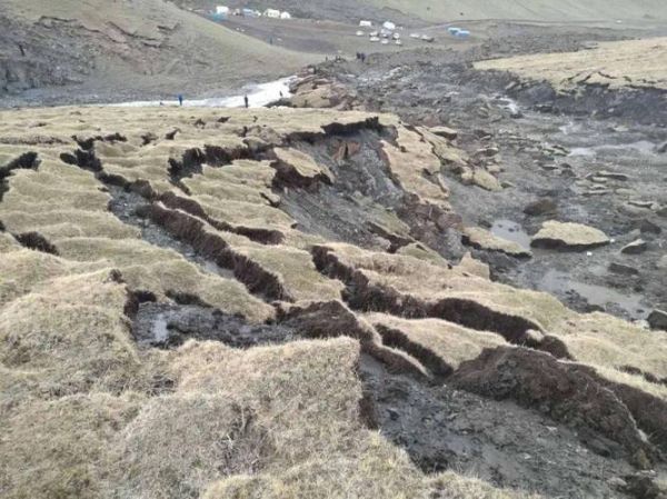 青藏高原冻土层厚度_青藏高原冻土层融化影响