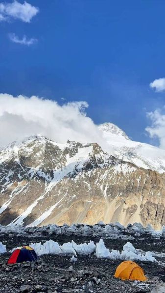 帕米尔高原最高峰在哪里_乔戈里峰海拔多少米