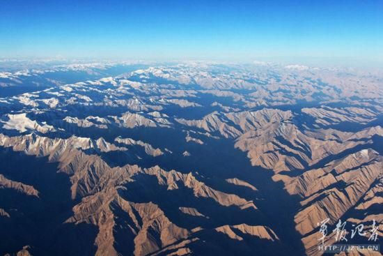 青藏高原航拍路线_高原无人机拍摄技巧