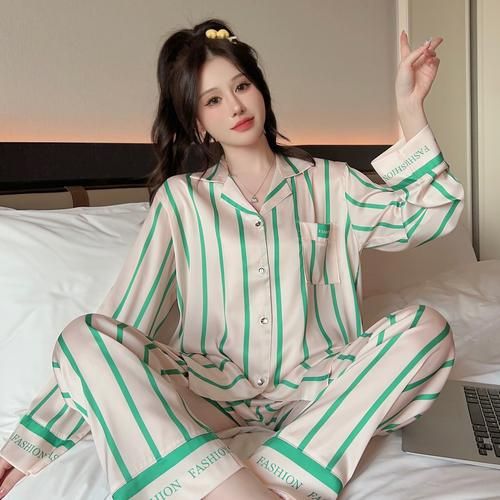 冰雪衬衫怎么搭配_冰雪衬衫适合什么季节穿