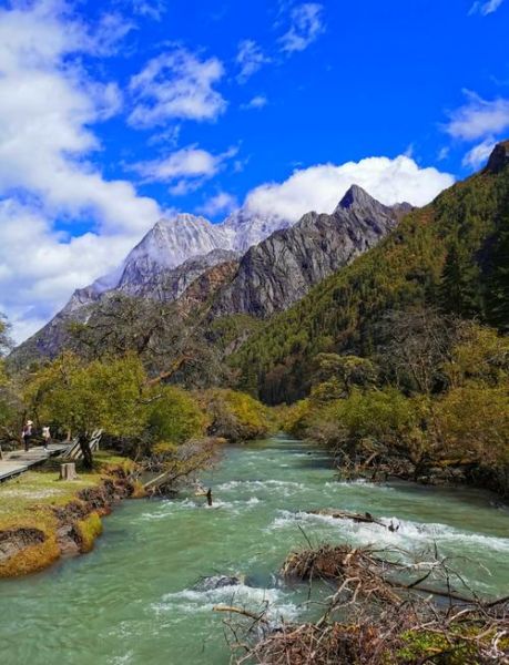 四姑娘山海拔多少米_四姑娘山是高原吗